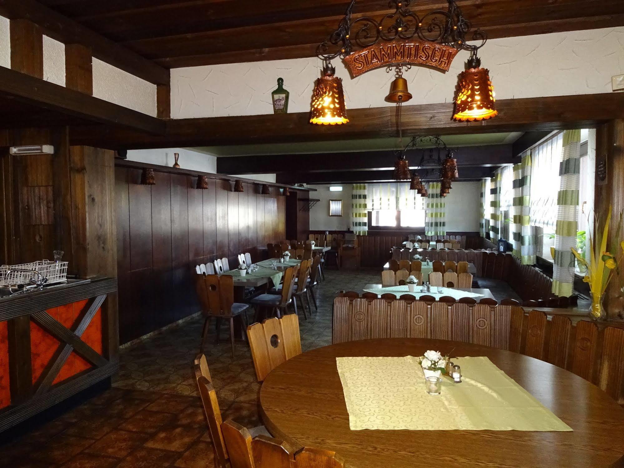 Gasthof Hotel Zum Ross Wertheim Exterior photo