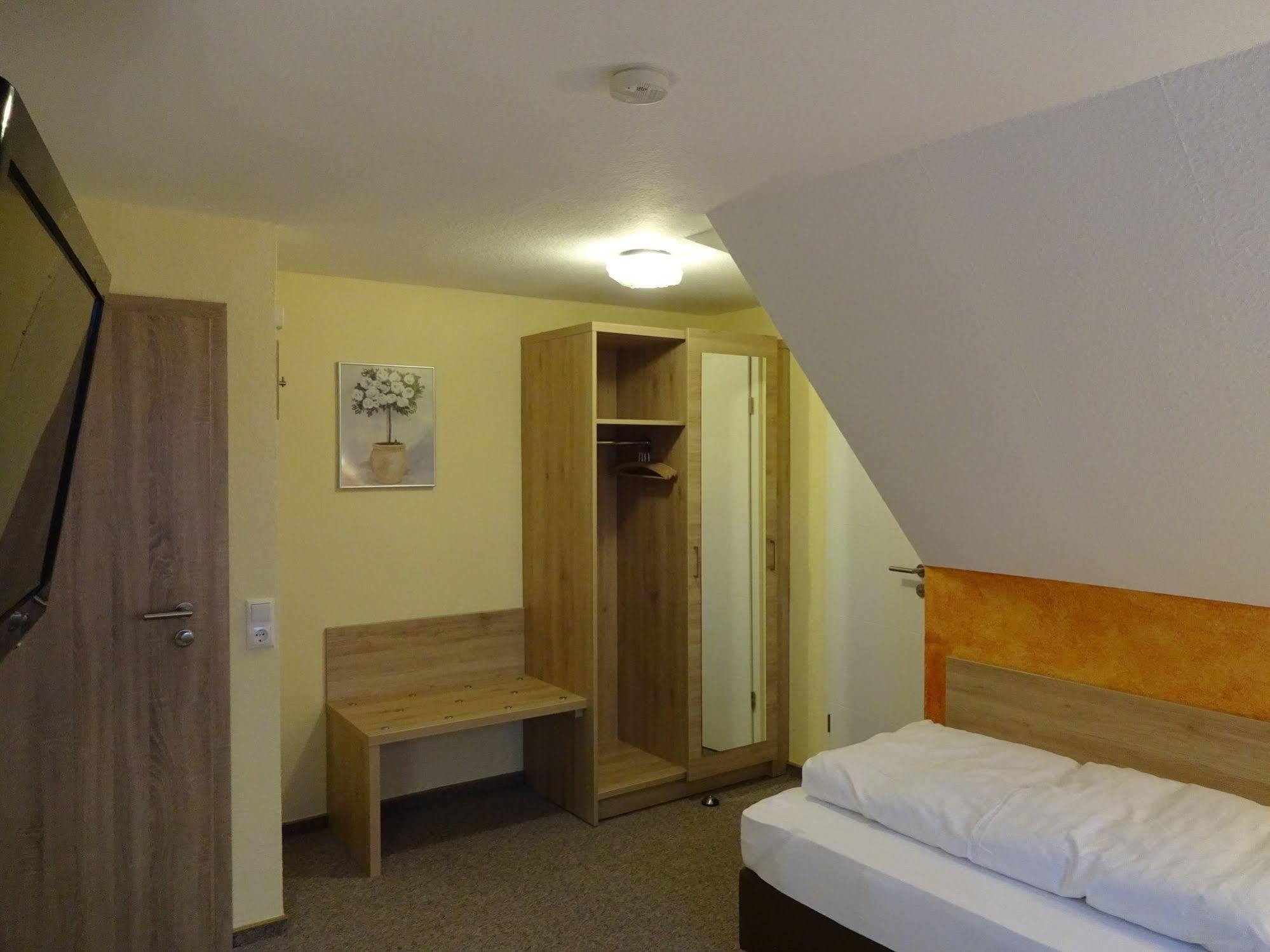 Gasthof Hotel Zum Ross Wertheim Exterior photo